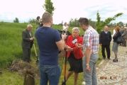 Sadzenie Dębów Pamięci w Aleji Zasłużonych i wywiady z telewizłą